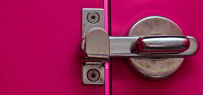 Childproof Gate Lock in Encinitas, California